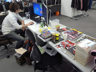 iwa_desk02.jpg